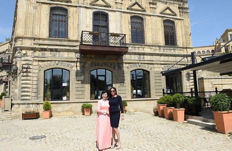 Azerbaijani, Vietnamese first ladies visit Icherisheher - PHOTOS